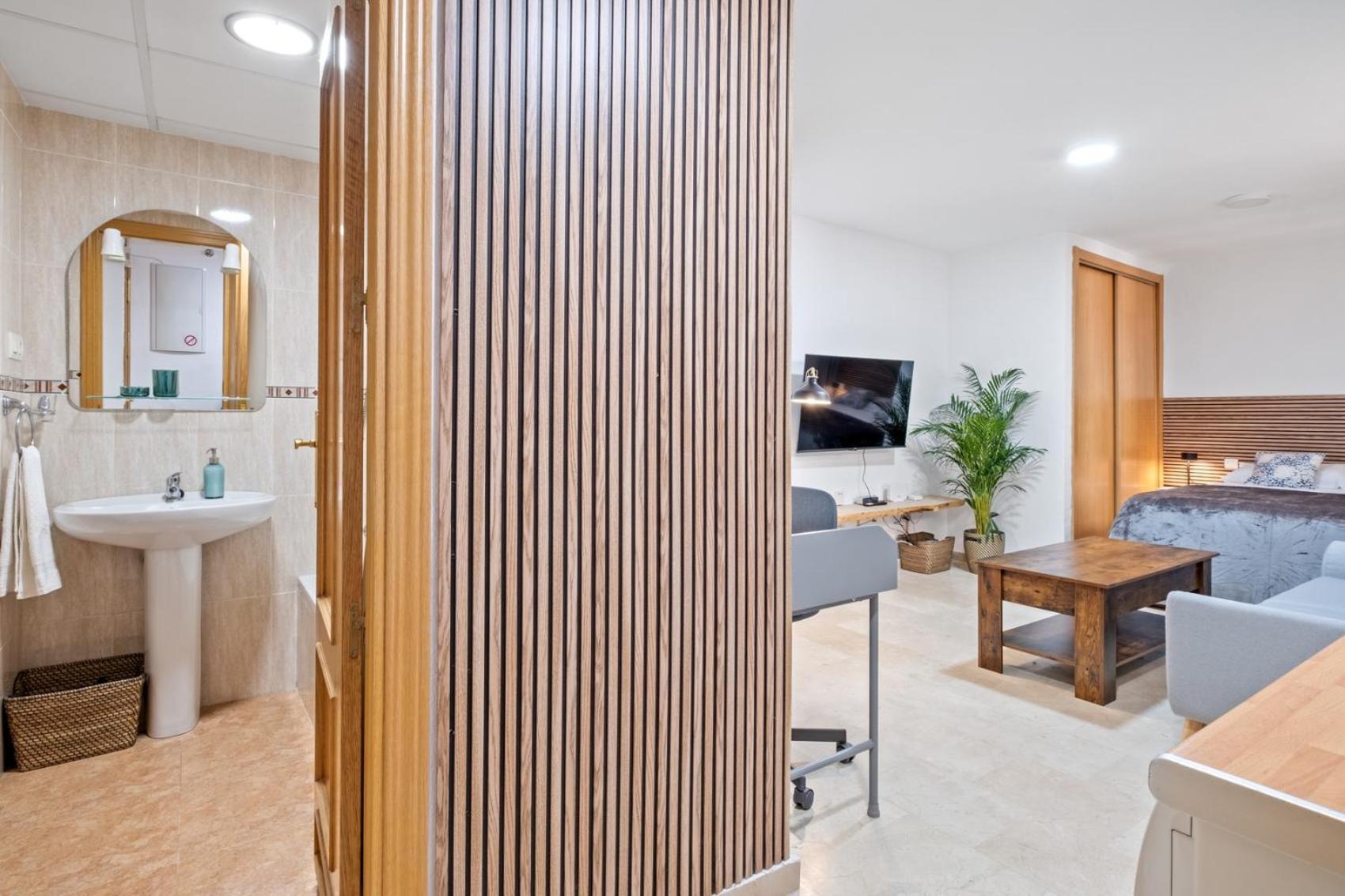 Modern And Comfortable Studio Малага Екстериор снимка