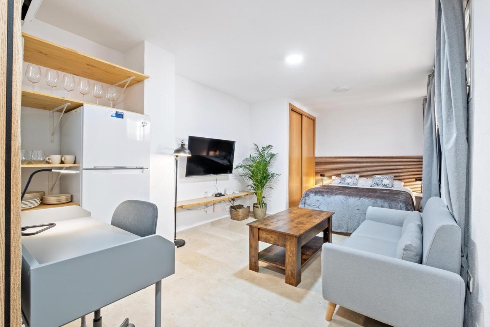 Modern And Comfortable Studio Малага Екстериор снимка